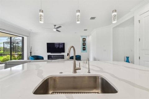 House in Wesley Chapel, Florida 2 bedrooms, 196.77 sq.m. № 1566095 - photo 7