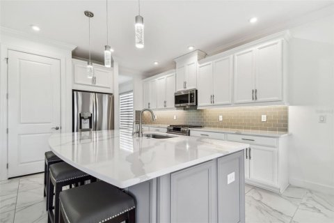 House in Wesley Chapel, Florida 2 bedrooms, 196.77 sq.m. № 1566095 - photo 9