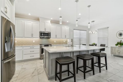 House in Wesley Chapel, Florida 2 bedrooms, 196.77 sq.m. № 1566095 - photo 11