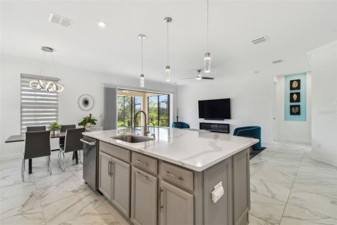 House in Wesley Chapel, Florida 2 bedrooms, 196.77 sq.m. № 1566095 - photo 6