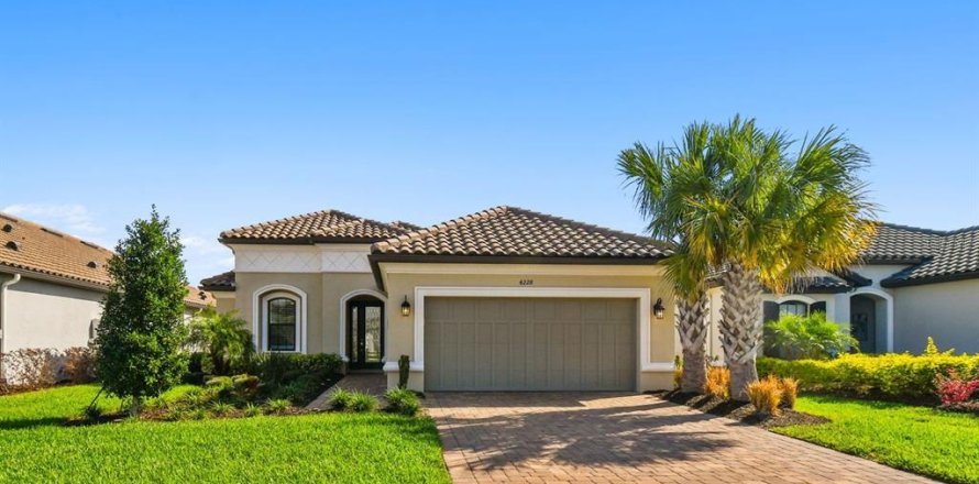 House in Wesley Chapel, Florida 2 bedrooms, 196.77 sq.m. № 1566095