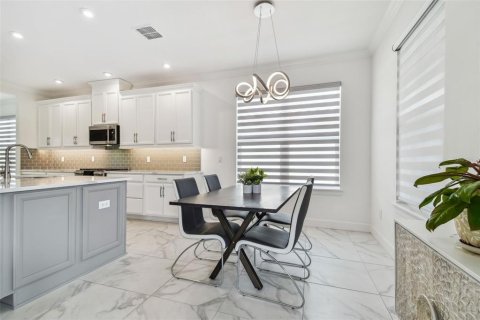 House in Wesley Chapel, Florida 2 bedrooms, 196.77 sq.m. № 1566095 - photo 13
