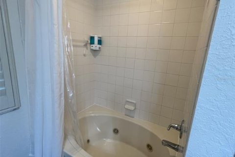 Townhouse in Davenport, Florida 3 bedrooms, 138.42 sq.m. № 1335212 - photo 5