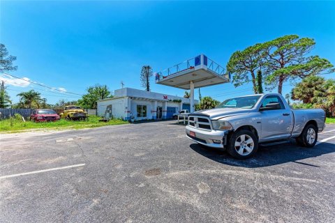 Propiedad comercial en venta en Bradenton, Florida, 194.63 m2 № 1902816 - foto 2