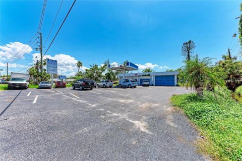 Propiedad comercial en venta en Bradenton, Florida, 194.63 m2 № 1902816 - foto 7