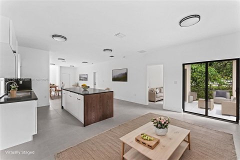 Casa en venta en Miami, Florida, 4 dormitorios № 1930910 - foto 4