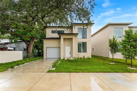 Casa en venta en Miami, Florida, 4 dormitorios № 1930910 - foto 1