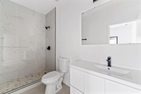 Casa en venta en Miami, Florida, 4 dormitorios № 1930910 - foto 17