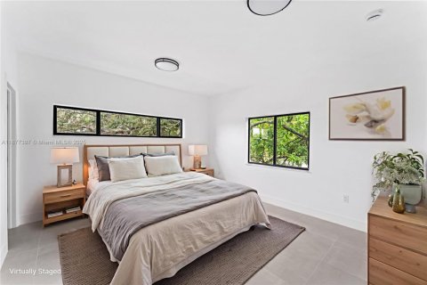 Casa en venta en Miami, Florida, 4 dormitorios № 1930910 - foto 6
