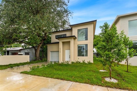 Casa en venta en Miami, Florida, 4 dormitorios № 1930910 - foto 2