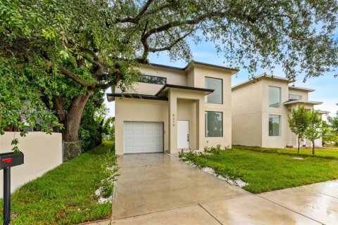 Casa en venta en Miami, Florida, 4 dormitorios № 1930910 - foto 3