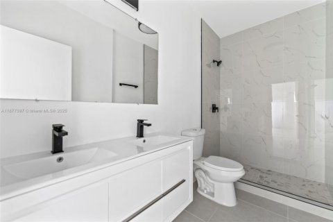Casa en venta en Miami, Florida, 4 dormitorios № 1930910 - foto 20