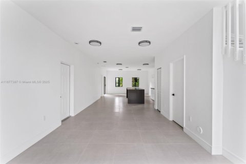 Casa en venta en Miami, Florida, 4 dormitorios № 1930910 - foto 27