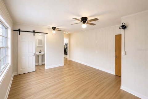 House in Belle Isle, Florida 4 bedrooms, 156.08 sq.m. № 2379432 - photo 21