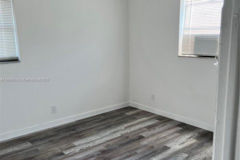 Propiedad comercial en venta en Fort Lauderdale, Florida, 137.96 m2 № 1955897 - foto 3