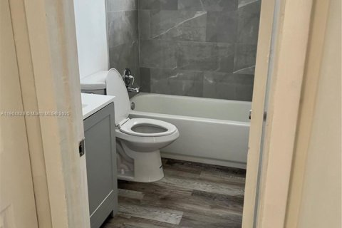 Propiedad comercial en venta en Fort Lauderdale, Florida, 137.96 m2 № 1955897 - foto 7