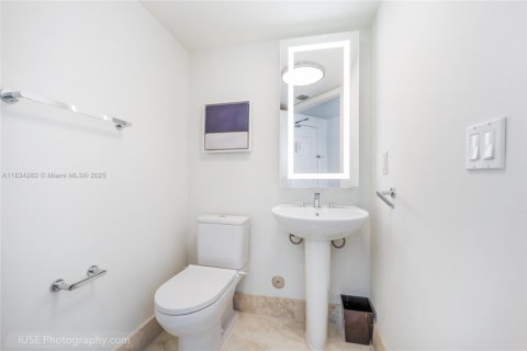 Condominio en venta en Miami Beach, Florida, 1 dormitorio, 91.04 m2 № 1814920 - foto 17