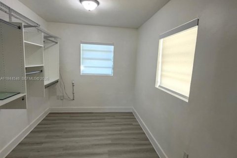 Снять в аренду виллу или дом в Катлер-Бей, Флорида 3 спальни, 113.81м2, № 2005022 - фото 11