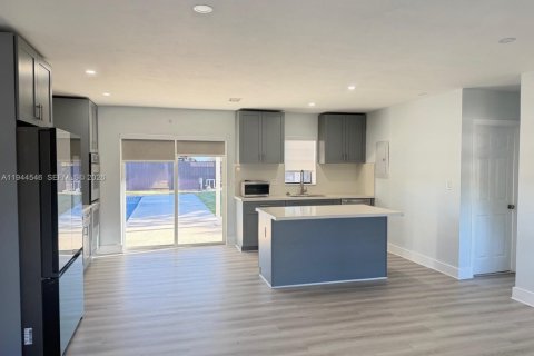 Снять в аренду виллу или дом в Катлер-Бей, Флорида 3 спальни, 113.81м2, № 2005022 - фото 5