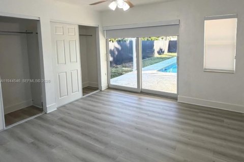 Снять в аренду виллу или дом в Катлер-Бей, Флорида 3 спальни, 113.81м2, № 2005022 - фото 8