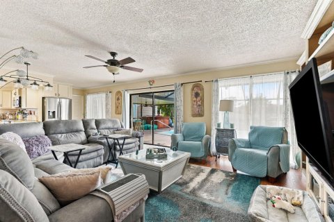 Villa ou maison à vendre à Port St. Lucie, Floride: 3 chambres, 194.54 m2 № 2427753 - photo 10