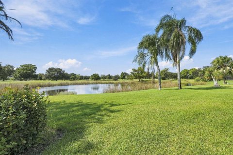 Villa ou maison à vendre à Port St. Lucie, Floride: 3 chambres, 194.54 m2 № 2427753 - photo 12
