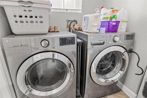 Купить виллу или дом в Хомстед, Флорида 3 спальни, 202.16м2, № 2045920 - фото 22