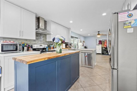 Купить виллу или дом в Хомстед, Флорида 3 спальни, 202.16м2, № 2045920 - фото 17