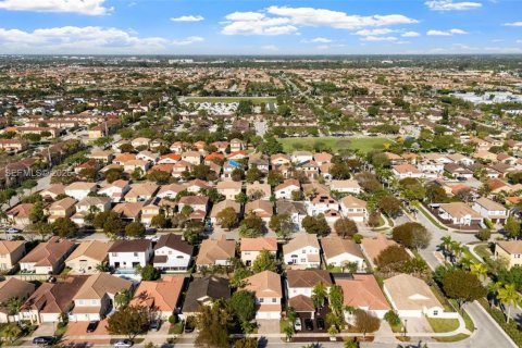 Купить виллу или дом в Хомстед, Флорида 3 спальни, 202.16м2, № 2045920 - фото 7