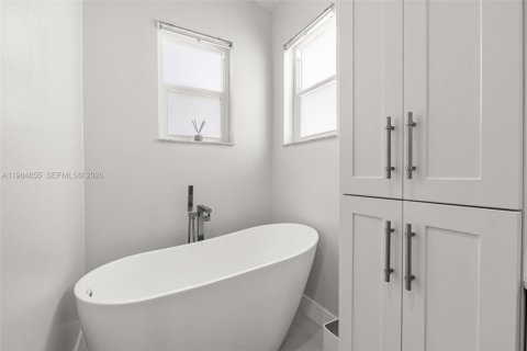 Купить виллу или дом в Хомстед, Флорида 3 спальни, 202.16м2, № 2045920 - фото 28