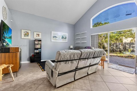 Купить виллу или дом в Хомстед, Флорида 3 спальни, 202.16м2, № 2045920 - фото 10