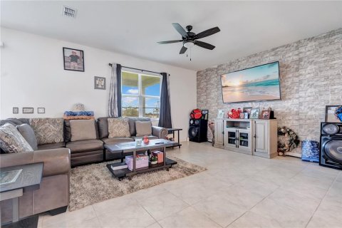 Casa en venta en Mascotte, Florida, 5 dormitorios, 286.88 m2 № 2383748 - foto 3
