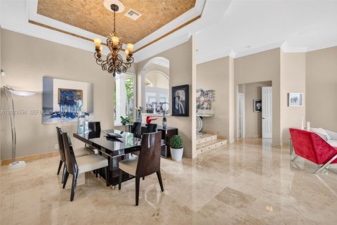 House in Miramar, Florida 5 bedrooms, 333.61 sq.m. № 2186316 - photo 9