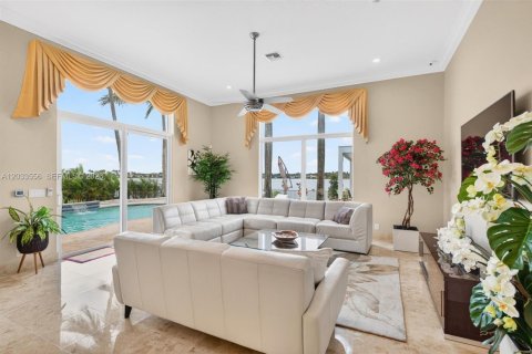 House in Miramar, Florida 5 bedrooms, 333.61 sq.m. № 2186316 - photo 16