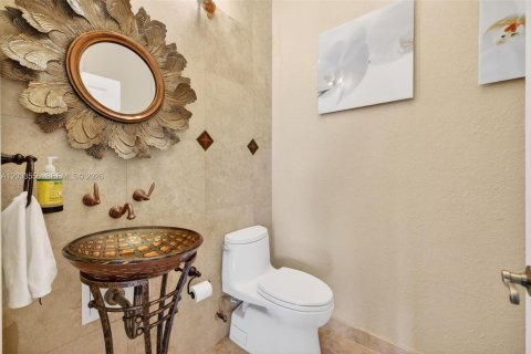 House in Miramar, Florida 5 bedrooms, 333.61 sq.m. № 2186316 - photo 18