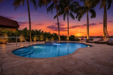 House in Miramar, Florida 5 bedrooms, 333.61 sq.m. № 2186316