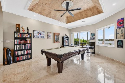 House in Miramar, Florida 5 bedrooms, 333.61 sq.m. № 2186316 - photo 20
