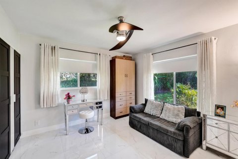Villa ou maison à vendre à Lauderdale-by-the-Sea, Floride: 3 chambres, 159.33 m2 № 2418112 - photo 23