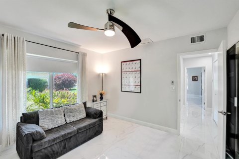 Villa ou maison à vendre à Lauderdale-by-the-Sea, Floride: 3 chambres, 159.33 m2 № 2418112 - photo 24