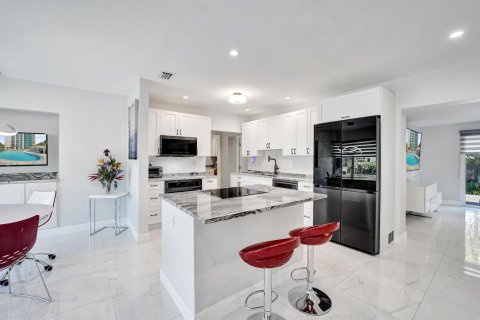 Villa ou maison à vendre à Lauderdale-by-the-Sea, Floride: 3 chambres, 159.33 m2 № 2418112 - photo 5