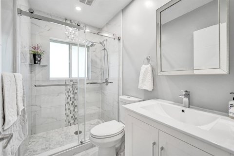 Villa ou maison à vendre à Lauderdale-by-the-Sea, Floride: 3 chambres, 159.33 m2 № 2418112 - photo 25