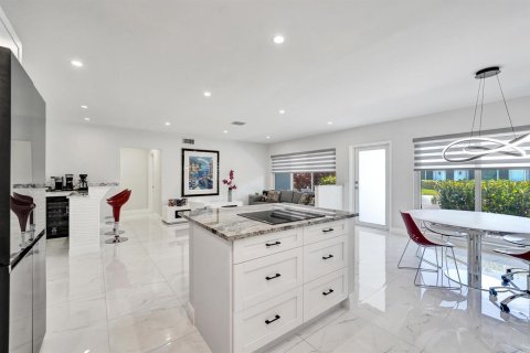 Villa ou maison à vendre à Lauderdale-by-the-Sea, Floride: 3 chambres, 159.33 m2 № 2418112 - photo 9