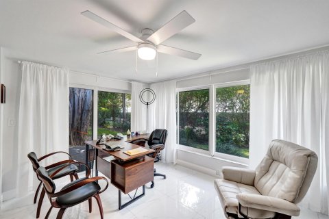 Villa ou maison à vendre à Lauderdale-by-the-Sea, Floride: 3 chambres, 159.33 m2 № 2418112 - photo 26