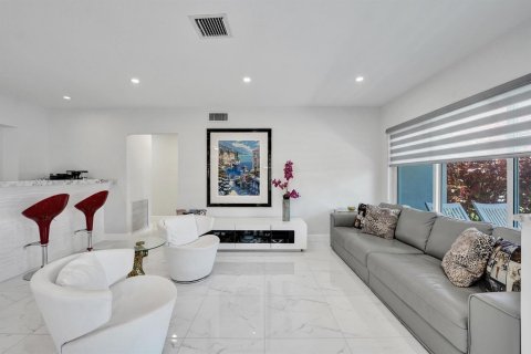 Villa ou maison à vendre à Lauderdale-by-the-Sea, Floride: 3 chambres, 159.33 m2 № 2418112 - photo 12