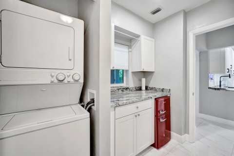 Villa ou maison à vendre à Lauderdale-by-the-Sea, Floride: 3 chambres, 159.33 m2 № 2418112 - photo 30