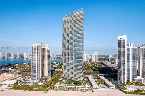 Кондоминиум с 2 спальнями в Санни-Айлс-Бич, Флорида № 1999108