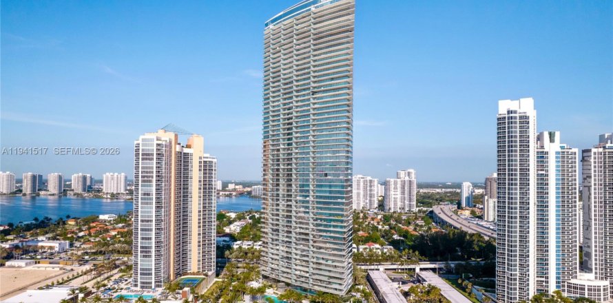 Кондоминиум с 2 спальнями в Санни-Айлс-Бич, Флорида № 1999108