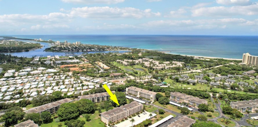 Condominio en Jupiter, Florida, 2 dormitorios № 2249937