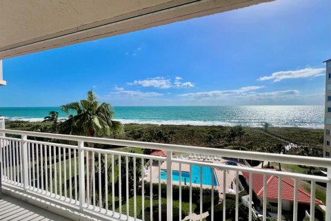 Condominio en Hutchinson Island South, Florida, 2 dormitorios  № 2085080