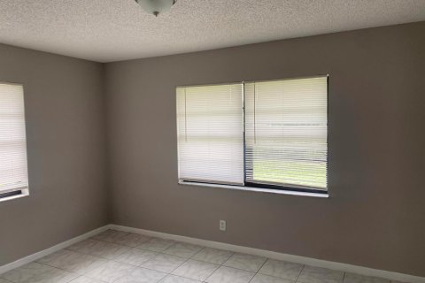 Apartamento en alquiler en West Palm Beach, Florida, 3 dormitorios, 104.05 m2 № 2289270 - foto 8